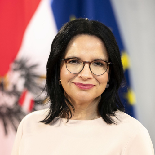 Image of politician Mayer Andrea, Mag.